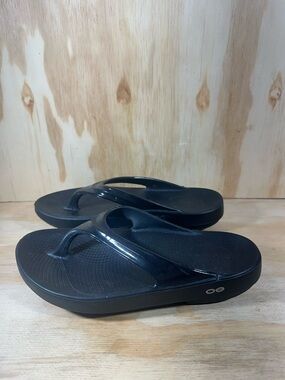 OOFOS Black Flip Flop Sandals Women’s Size 9